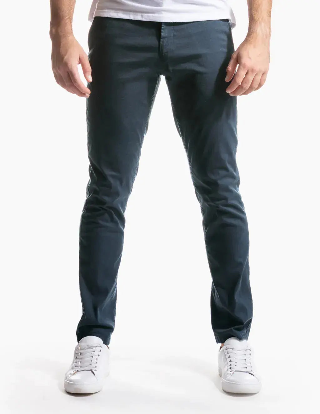 Cas | Clean Cut Chinos