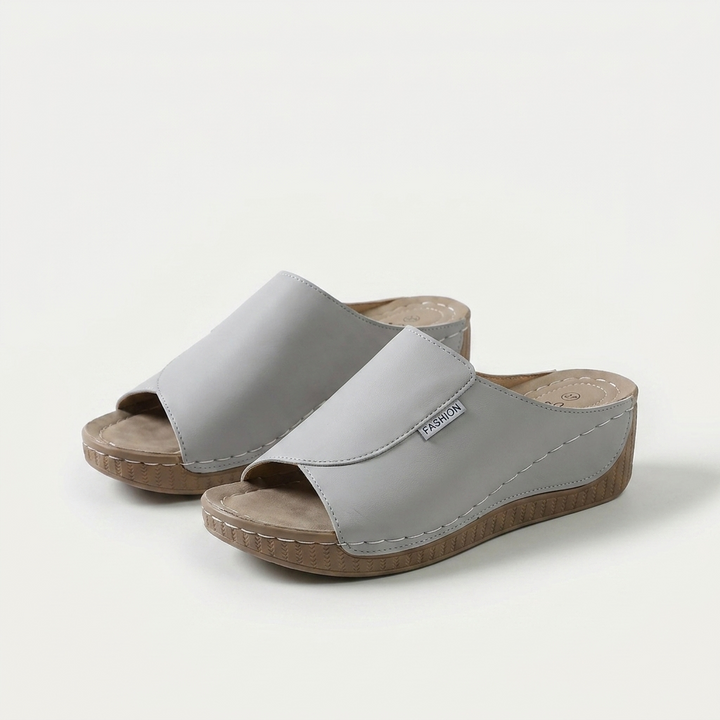 Indy – Comfortable Slipper with Arch Support